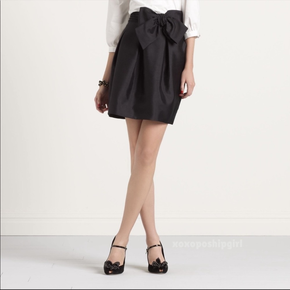 Kate Spade black silk bow skirt size 2 🖤
